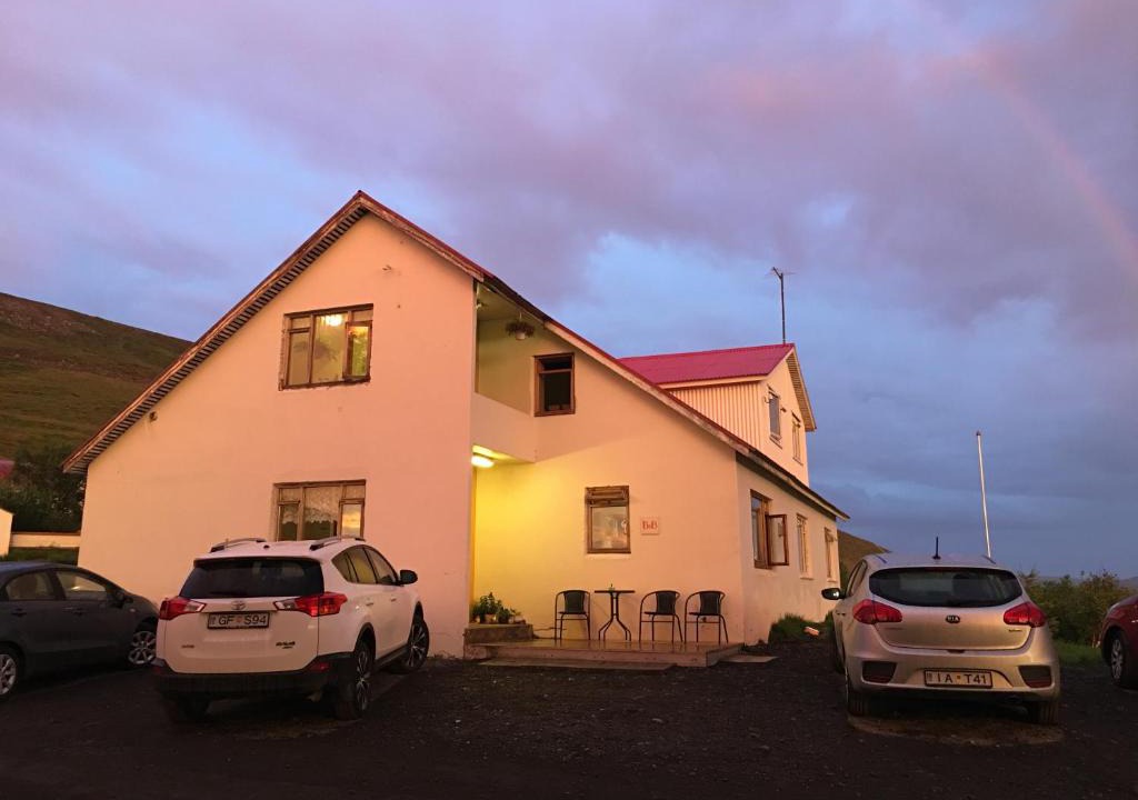 Adaldalur House | Öndólfsstaðir Farm B&B