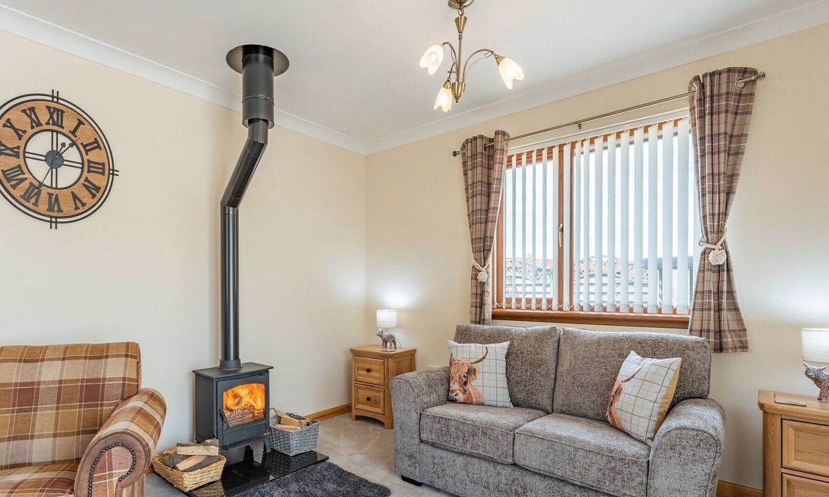 Airdrie Cottage | 1 bedroom accommodation in Plains, near Airdrie