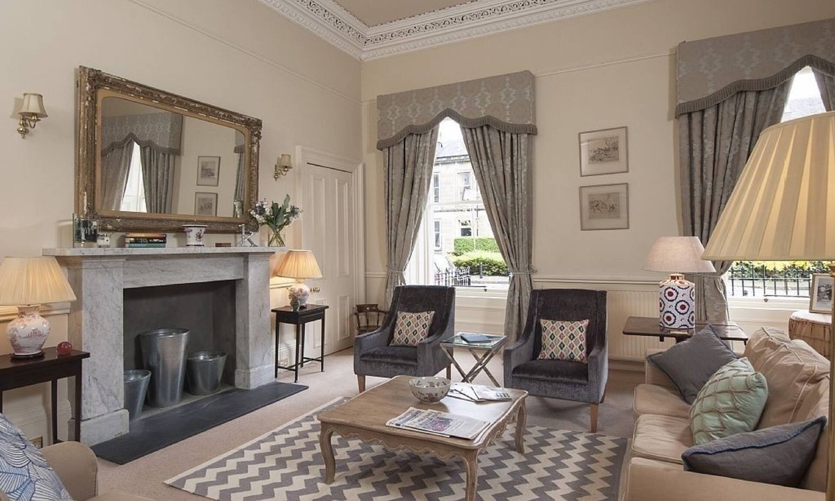 Bonnington Cottage | 1 Bellevue Terrace - sleeps 4 guests in 2 bedrooms