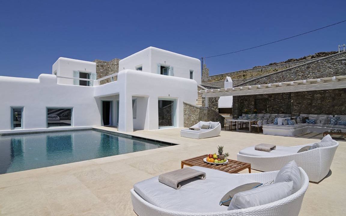 Agios Ioannis Villa | 1100 m² Villa ∙ 16 bedrooms ∙ 32 guests
