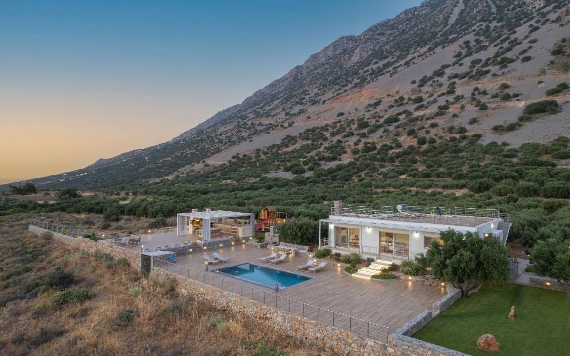 Pefki House | 112 m² House ∙ 3 bedrooms ∙ 5 guests