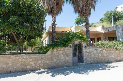 Palaiokastro Villa | 116 m² Villa ∙ 3 bedrooms ∙ 5 guests