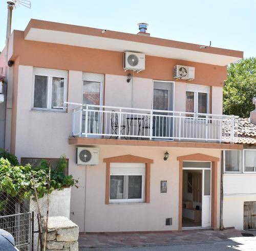 Samothrace House | 120 m² House ∙ 2 bedrooms ∙ 6 guests