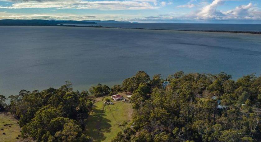 Simpsons Bay House | 120 m² House ∙ 3 bedrooms ∙ 5 guests