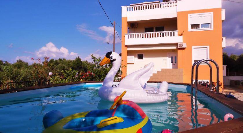 Maleme Resort | 120 m² Resort ∙ 3 bedrooms ∙ 10 guests