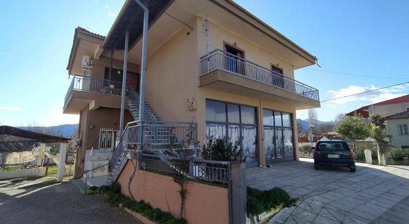 Magoulitsa Apartment | 140 m² Apartment ∙ 4 bedrooms ∙ 8 guests