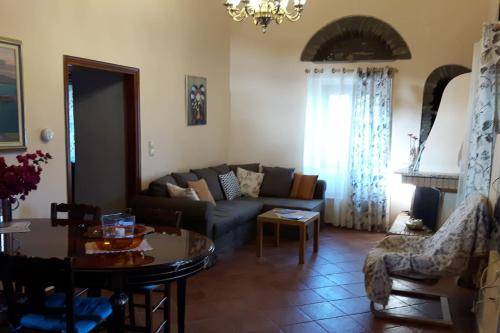 Andros Town House | 145 m² House ∙ 4 bedrooms ∙ 10 guests