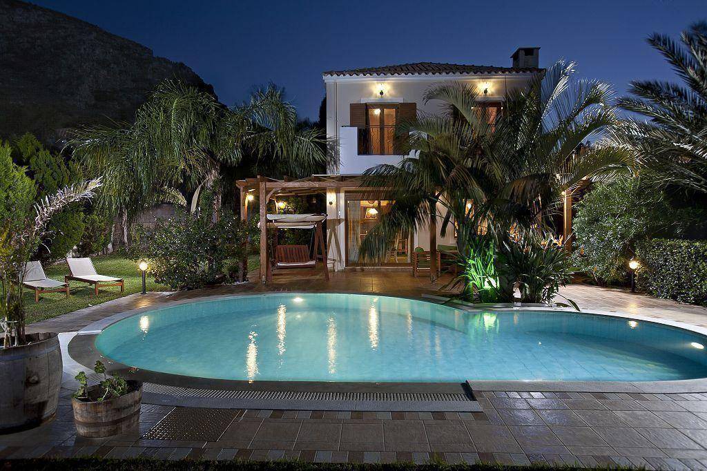 Old Hersonissos House | 150 m² House ∙ 3 bedrooms ∙ 6 guests
