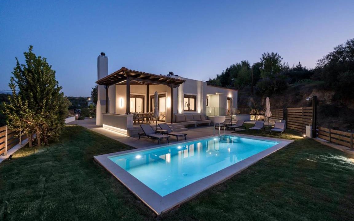 Galatas Villa | 150 m² Villa ∙ 4 bedrooms ∙ 7 guests