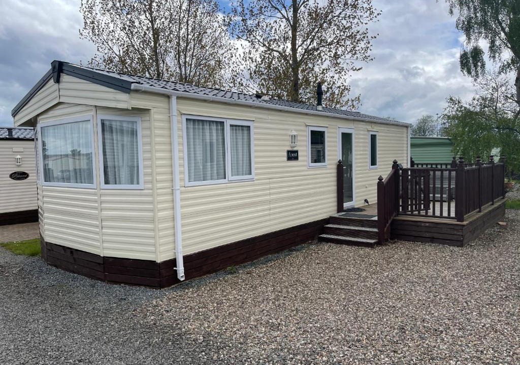 Forfar Ski Chalet | 17 Rannoch Lochlands Leisure Park Forfar