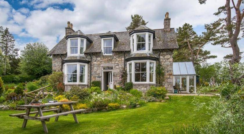 Braemar House | 175 m² House ∙ 6 bedrooms ∙ 12 guests