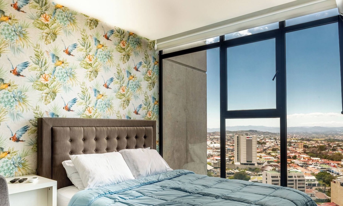 Rohrmoser Apartment | 19th floor, Luxe & Tropical with spectacular view