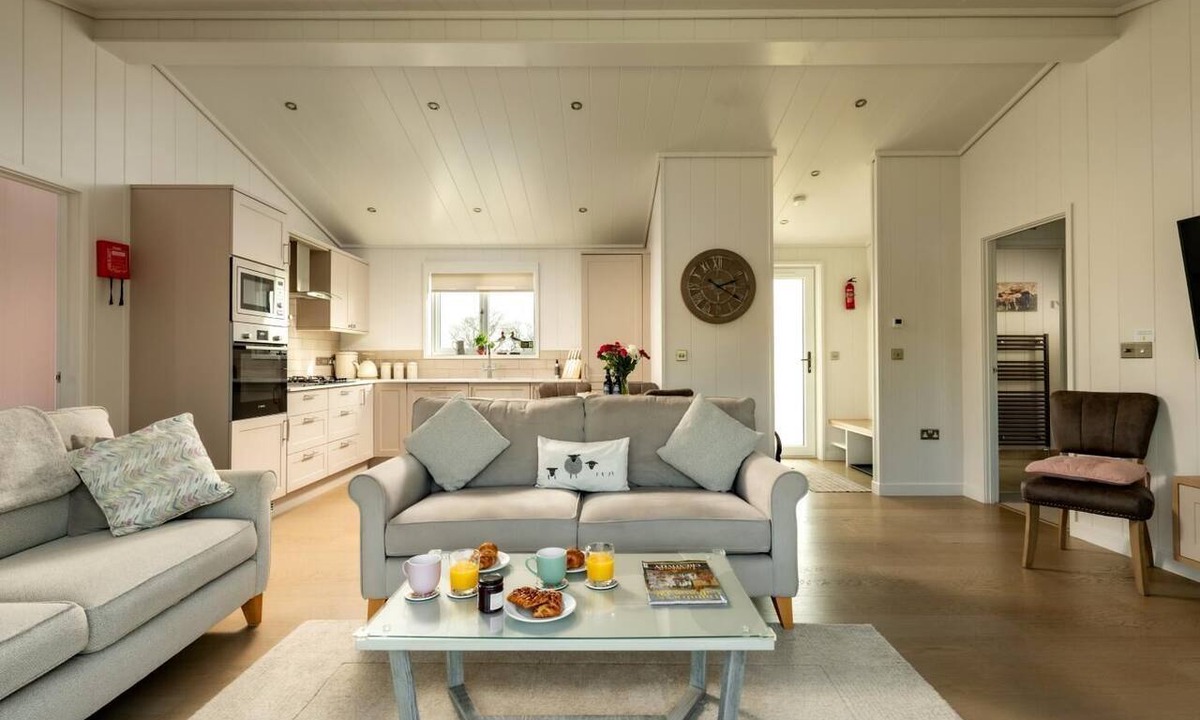 Sandyhills Ski Chalet | 2 Bed in Castle Douglas (oc-90821)