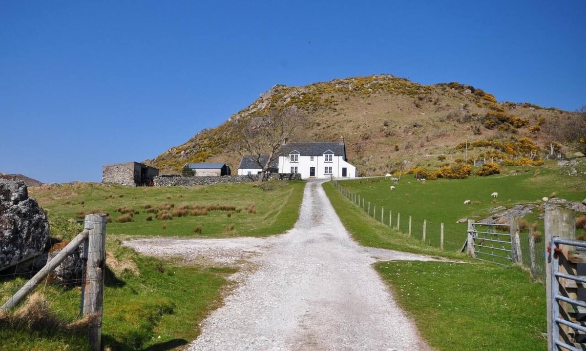 Clachtoll Cottage | 2 Bed in Lairg (oc-su301)