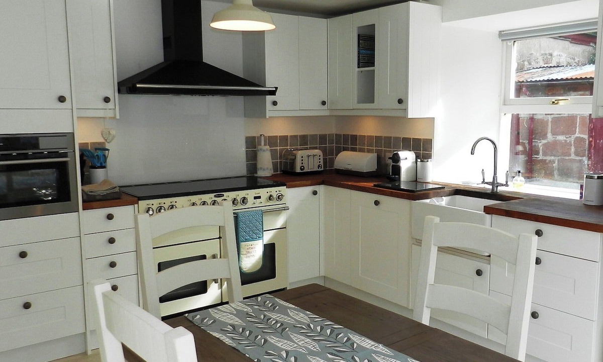 Corrie Cottage | 2 bedroom accommodation in Corrie, Isle of Arran