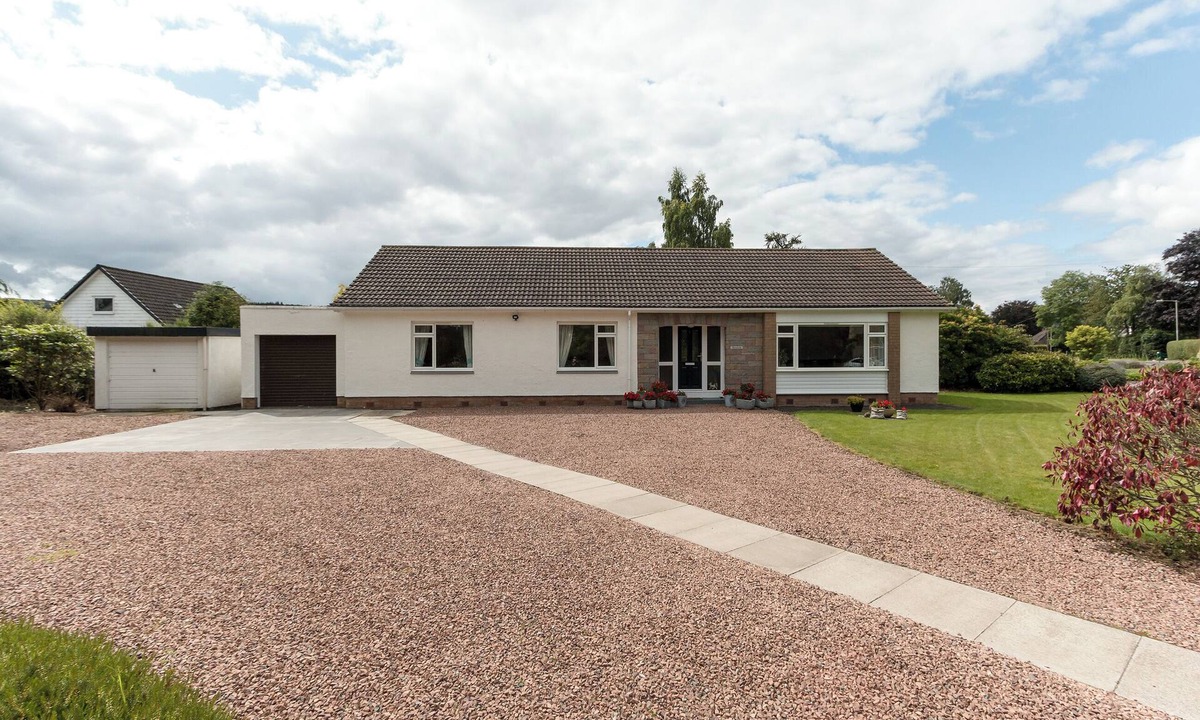 Comrie Cottage | 2 bedroom accommodation in Comrie, near Crieff