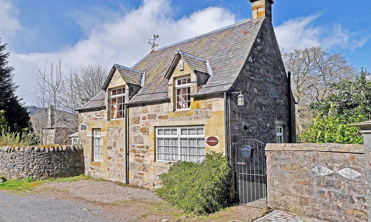 Murthly Cottage | 2 bedroom accommodation in Birnam, near Dunkeld