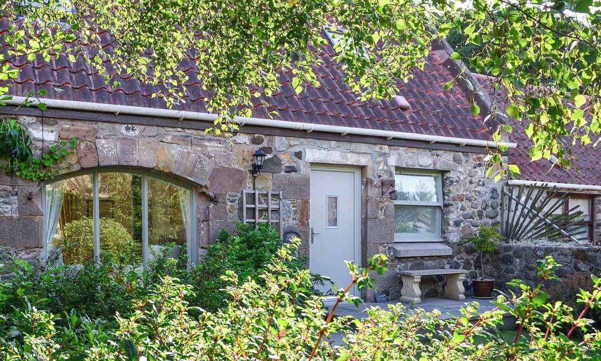Uphall Cottage | 2 bedroom accommodation in Drumcrosshall, Bathgate near Edinburgh
