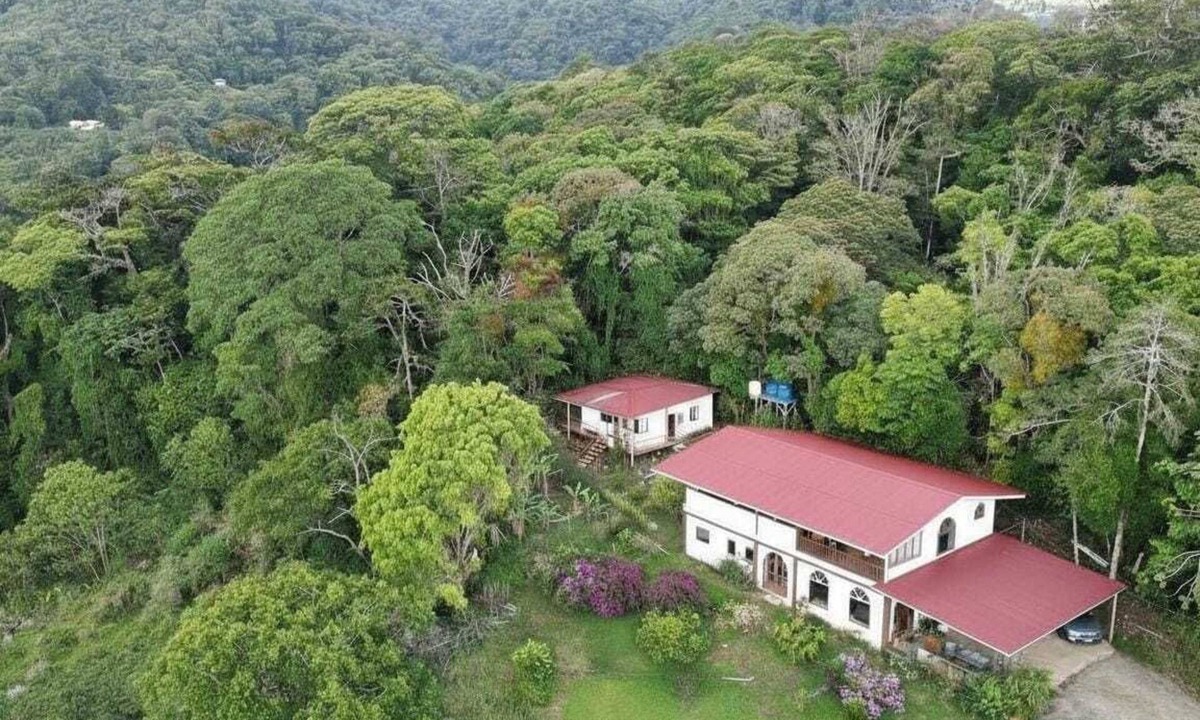 Monteverde House | 2 Story, 6-bedroom home with beautiful views! 1 mile from Cloud Forest Park