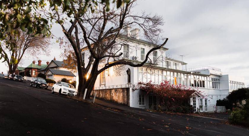 Battery Point Hotel | 200 m² Hotel ∙ 3 bedrooms ∙ 6 guests
