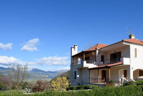 Vlacherna House | 200 m² House ∙ 4 bedrooms ∙ 10 guests