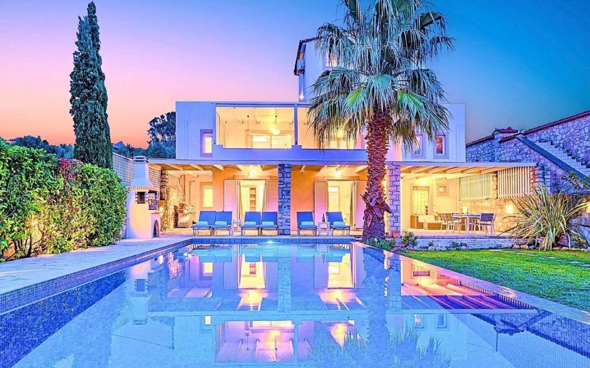 Dramia House | 220 m² House ∙ 5 bedrooms ∙ 15 guests