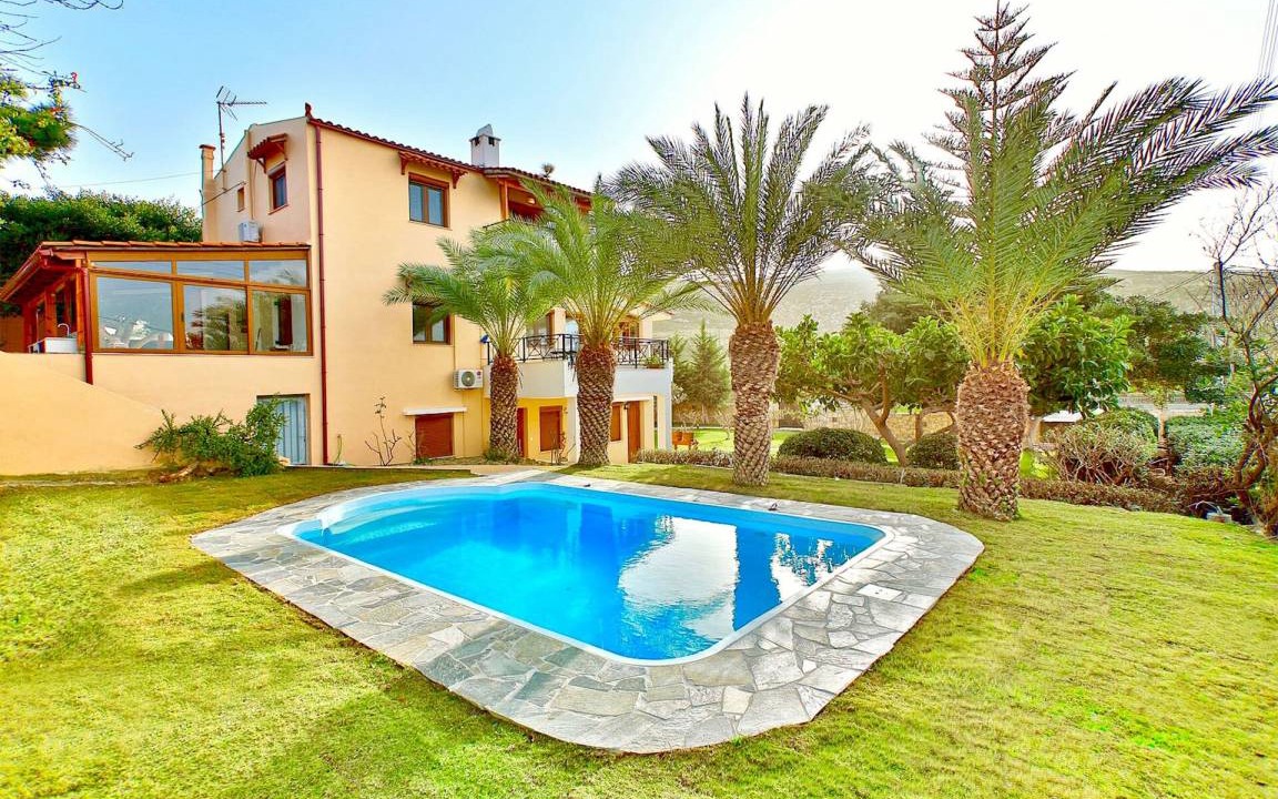 Karteros Villa | 220 m² Villa ∙ 5 bedrooms ∙ 10 guests