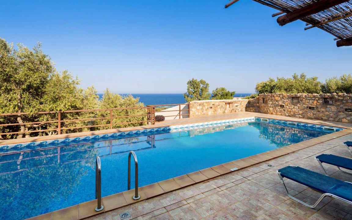 Livadia House | 240 m² House ∙ 4 bedrooms ∙ 10 guests