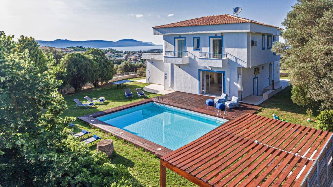 Episkopi House | 245 m² House ∙ 5 bedrooms ∙ 11 guests