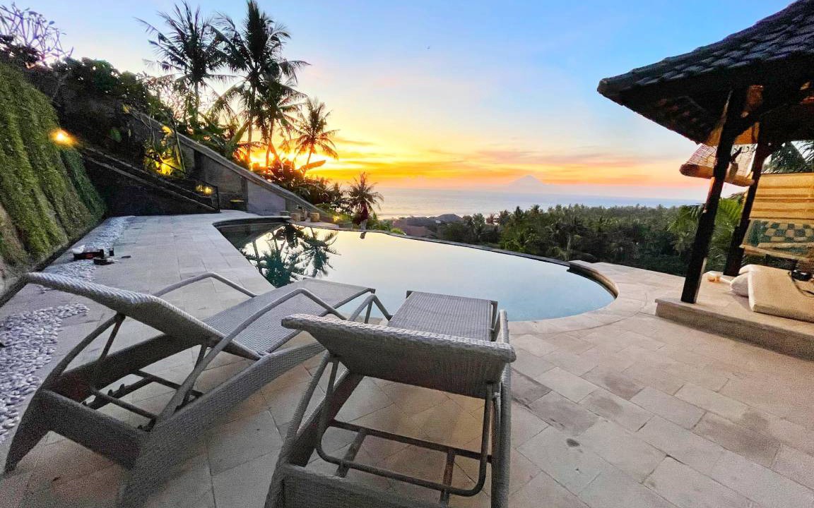 Senggigi Villa | 250 m² Villa ∙ 4 bedrooms ∙ 10 guests