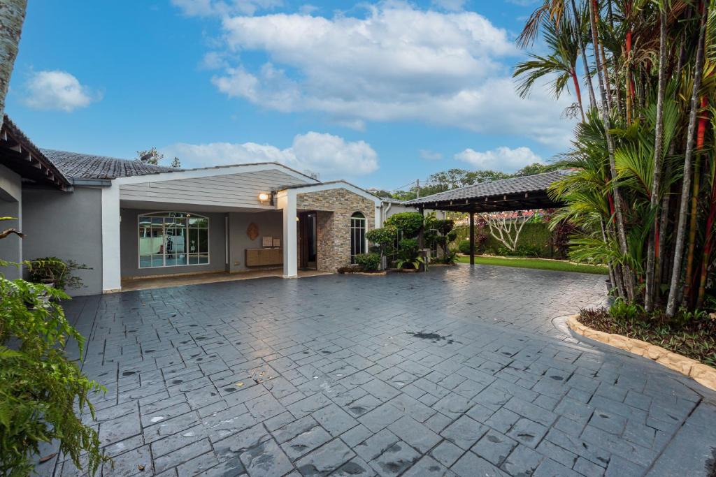 Petaling Jaya Villa | 25P Enchanting Bungalow Retreat - Mystical Garden,Petaling Jaya by Verano
