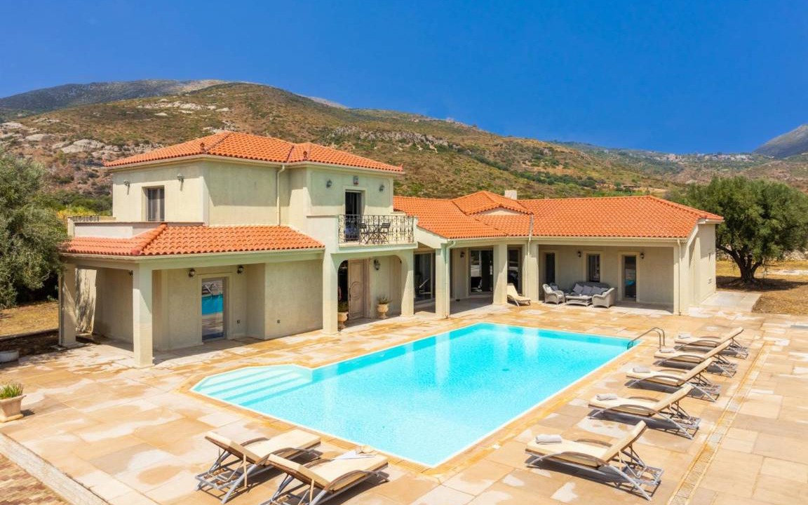 Kateleios Villa | 265 m² Villa ∙ 4 bedrooms ∙ 8 guests