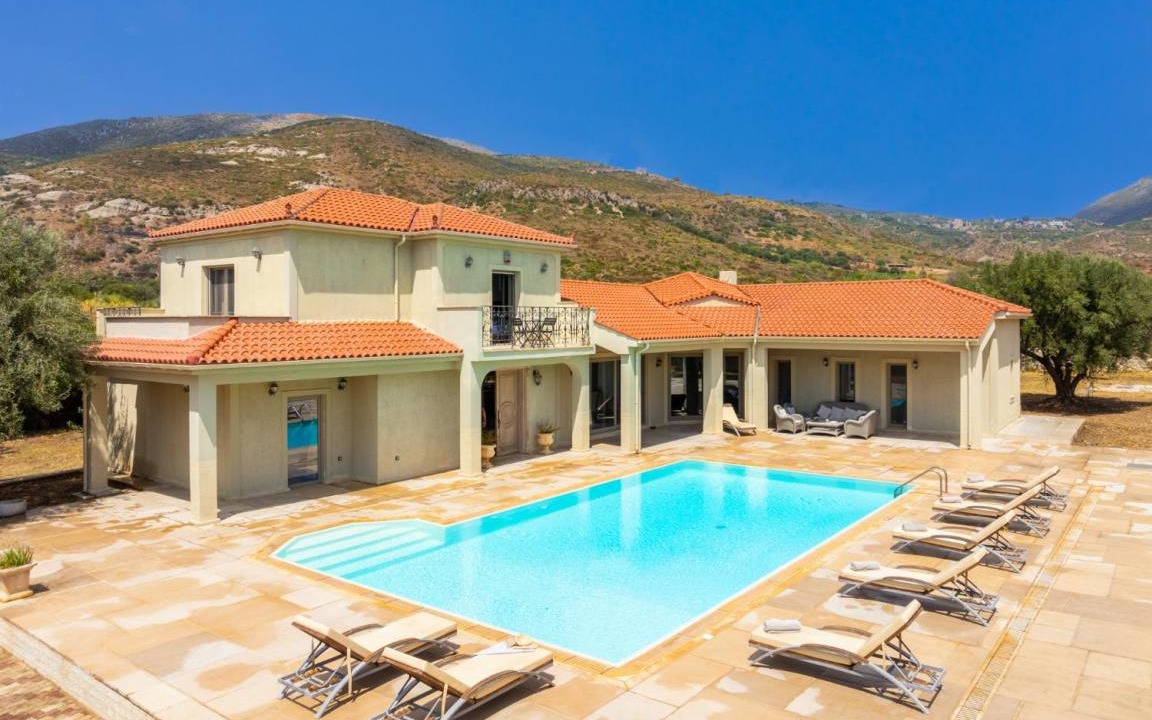 Kateleios Villa | 265 m² Villa ∙ 4 bedrooms ∙ 8 guests