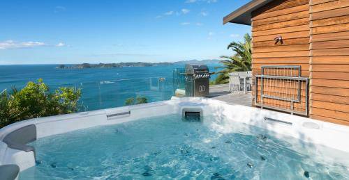 Russell House | 280 m² House ∙ 3 bedrooms ∙ 6 guests