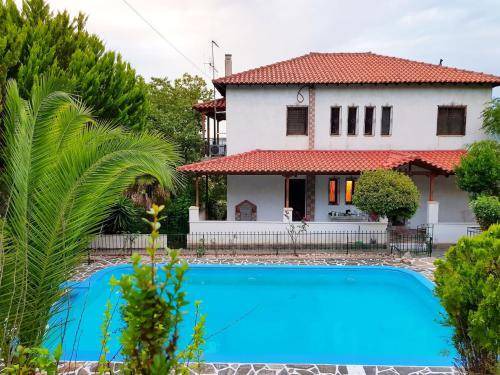 Archaia Olympia House | 280 m² House ∙ 4 bedrooms ∙ 9 guests