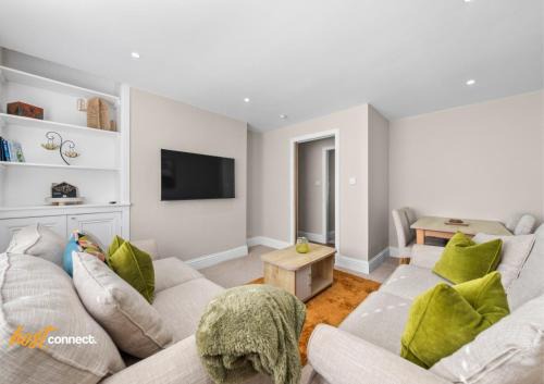 Greenock House | 2BR House Sleeps 4 in Greenock I Private Parking