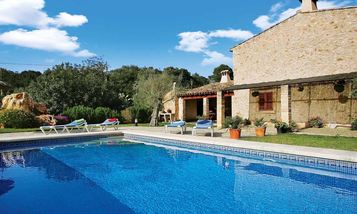 Pollensa Villa | 3 Bed Traditional Farmhouse w/Pool, AC & Wifi