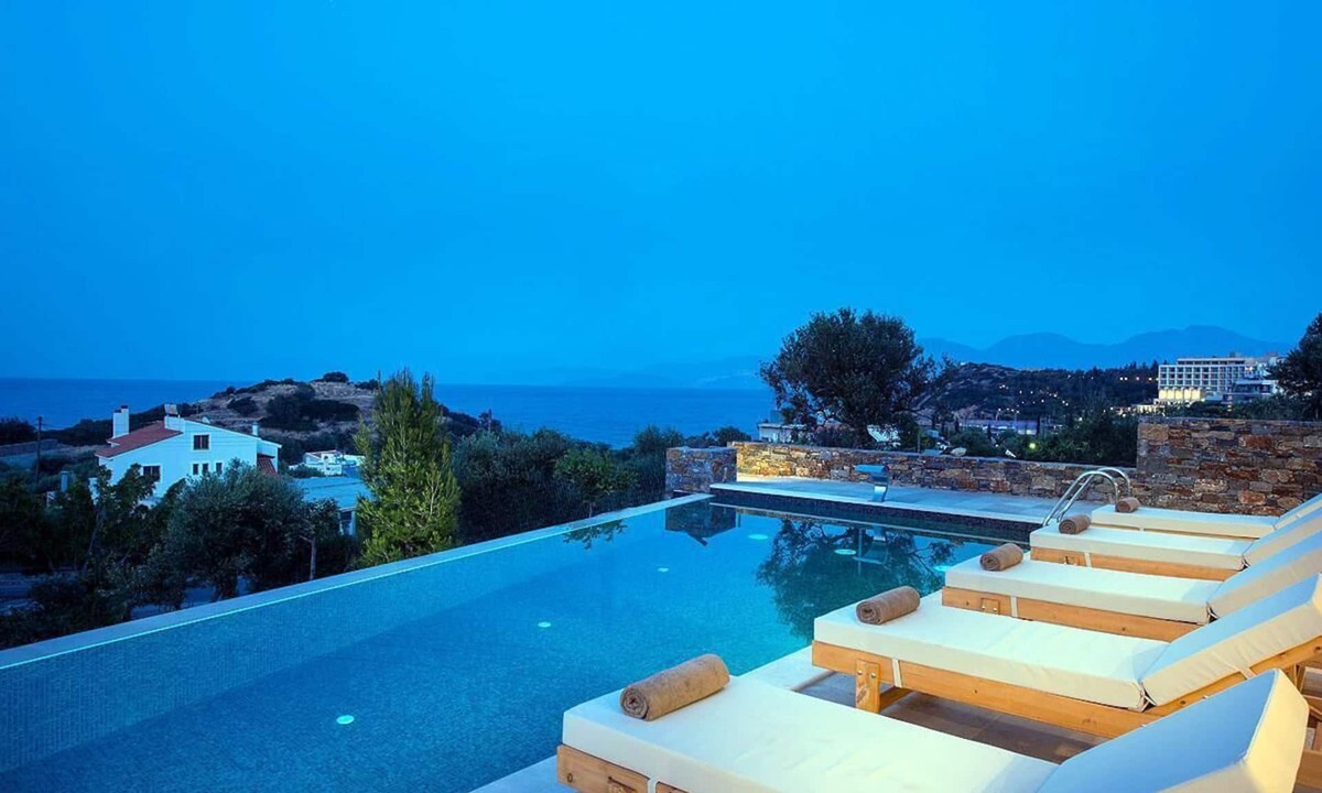 Agios Nikolaos Town Villa | 3 bedroom villa close to a sandy beach