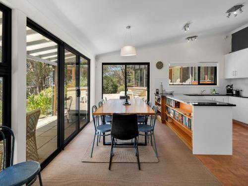 Bicheno House | 300 m² House ∙ 5 bedrooms ∙ 10 guests