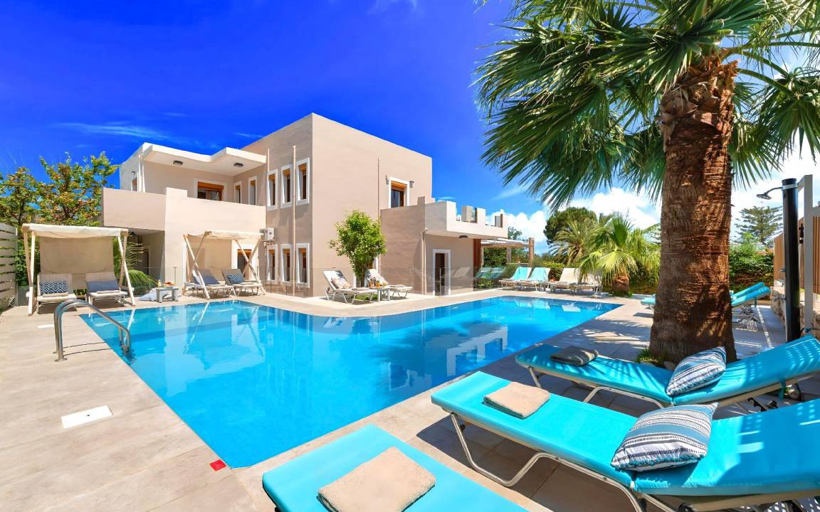 Kavros House | 300 m² House ∙ 11 bedrooms ∙ 31 guests
