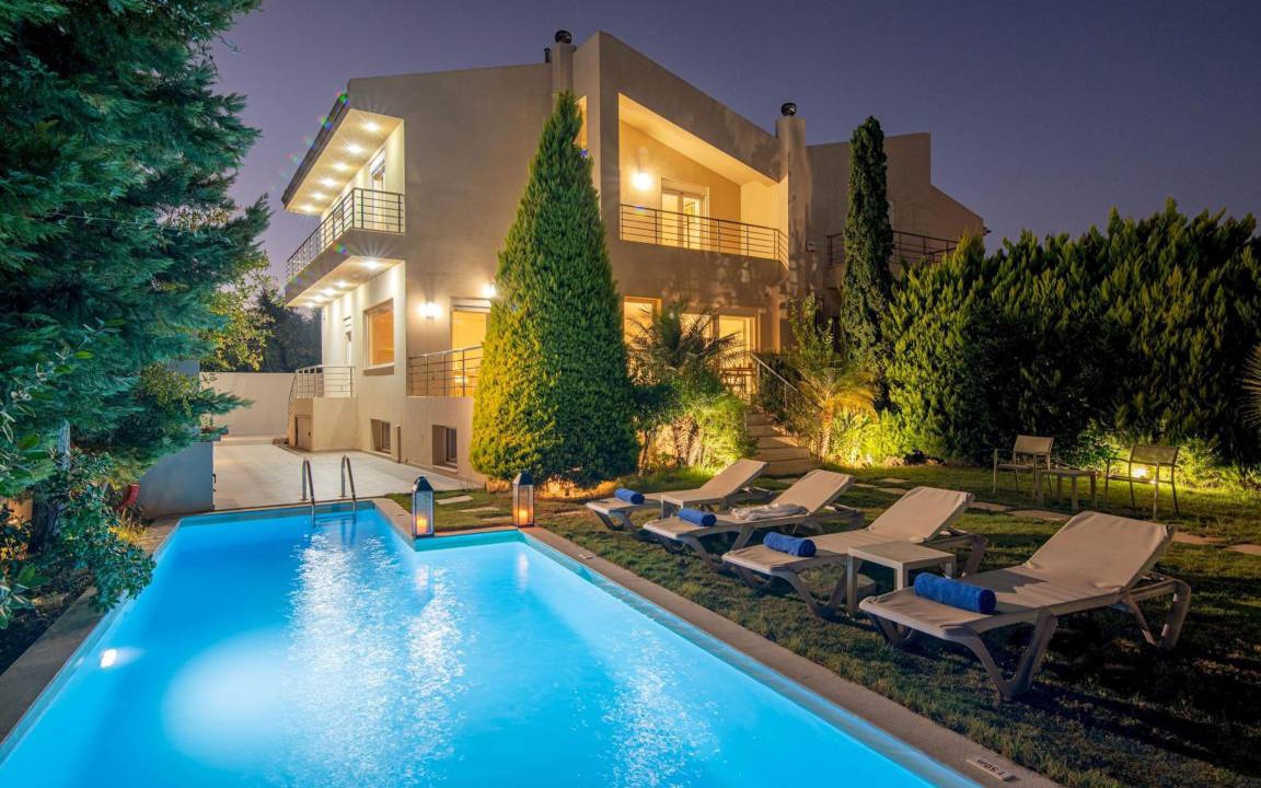 Kato Gouves Villa | 300 m² Villa ∙ 5 bedrooms ∙ 8 guests