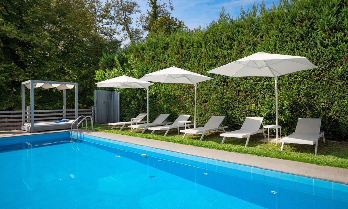 Olympiada Apartment | 300m from Olympiada Beach with a shared pool