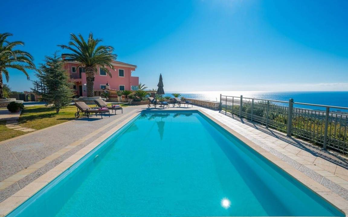 Menegata Villa | 350 m² Villa ∙ 5 bedrooms ∙ 10 guests