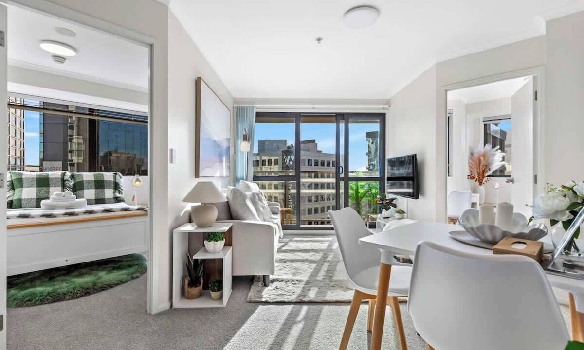 Grafton Apartment | 3BR Prime Spot, Walk Everywhere by Zodiak Stays