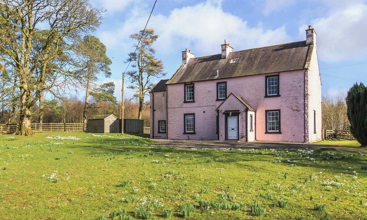 Castle Douglas Cottage | 4 bedroom accommodation in Shawhead, Dumfries