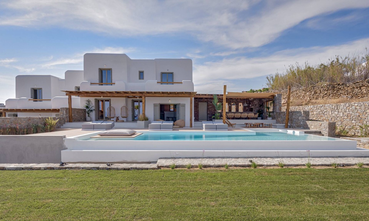 Xilokeratidi Villa | 4 Bedroom Villa in Kalafatis and just 800 m. away from the sea