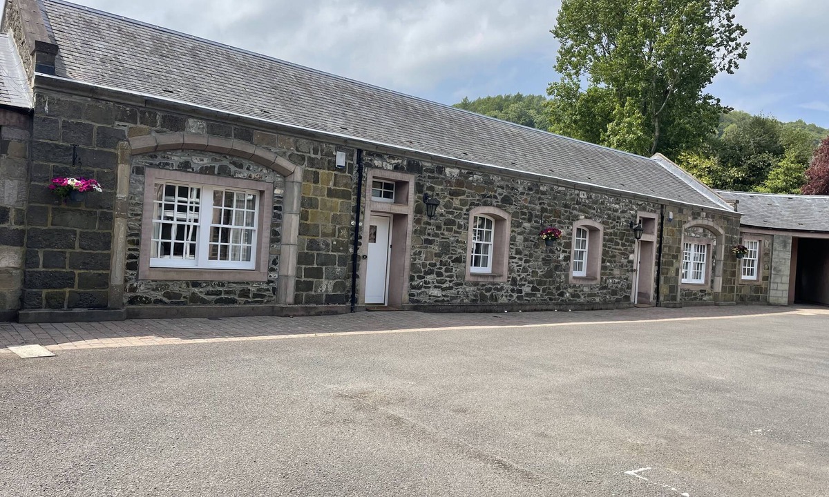 Perth Cottage | 4 star accommodation offering a rural retreat 2 miles from Perth. Pets Welcome