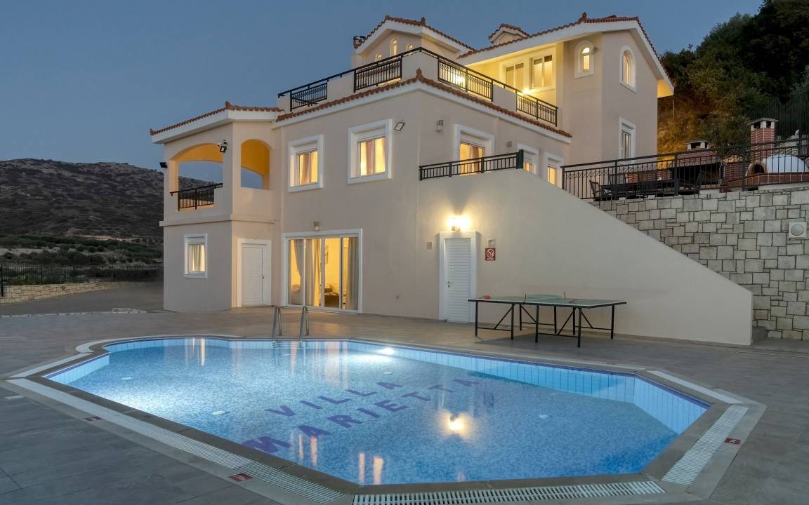Skotino Villa | 400 m² Villa ∙ 4 bedrooms ∙ 8 guests