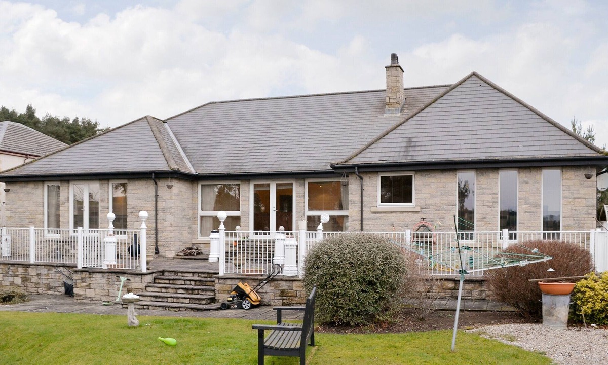 Glenisla Cottage | 5 bedroom accommodation in Fowlis, near Dundee