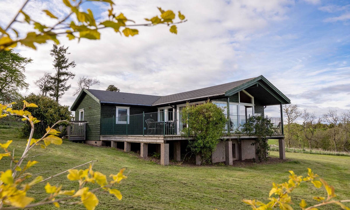 Lauder Ski Chalet | 5 Star Award Winning Lodge - The Ramsay - sleeps 4